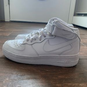 high top air force ones, only worn 3 times